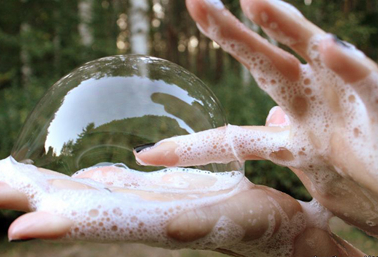 Мыльные пузыри из хозяйственного мыла