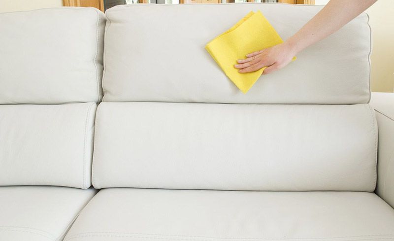 Чем можно отмыть фломастер с кожи дивана