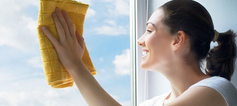 Как помыть пластиковое окно без разводов