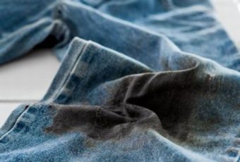 Как вывести пятно от мазута с одежды