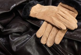 Как почистить перчатки из замши дома