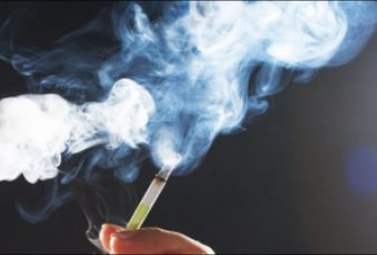 Как избавиться от запаха сигарет в квартире
