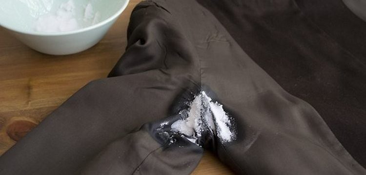 Секреты избавления от пятен пота на одежде: полезные советы