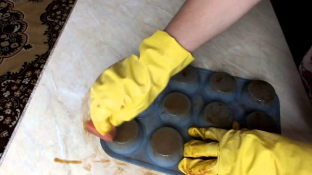 Как отмыть силиконовые формы от нагара в домашних условиях