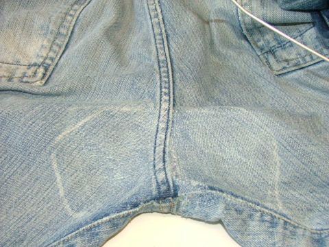 протёртые джинсы