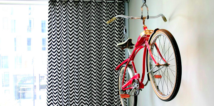 Как можно хранить велосипед в квартире, если совсем нет места