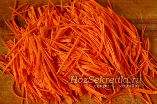 морковь почистить и натереть на терке