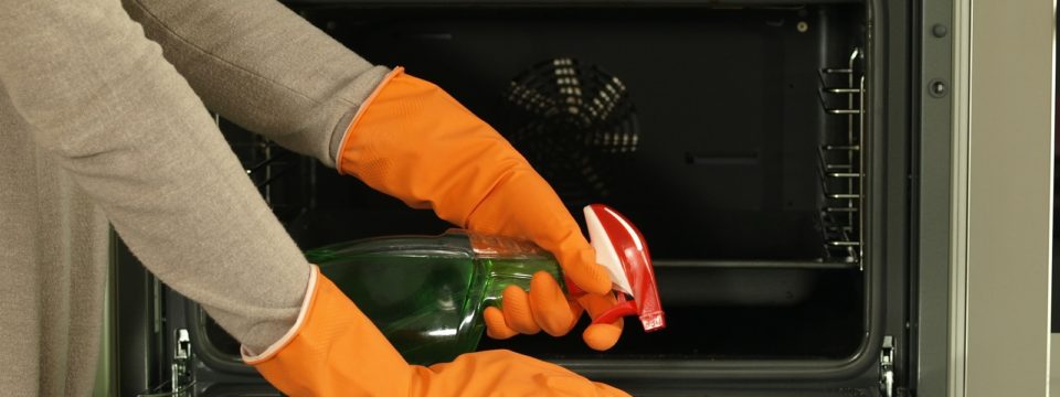 Как очистить духовку от застарелых загрязнений и нагара