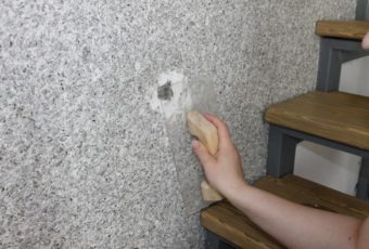 Как снять жидкие обои со стены: особенности удаления, пошаговая инструкция