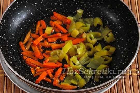 морковь и перец пассеровать