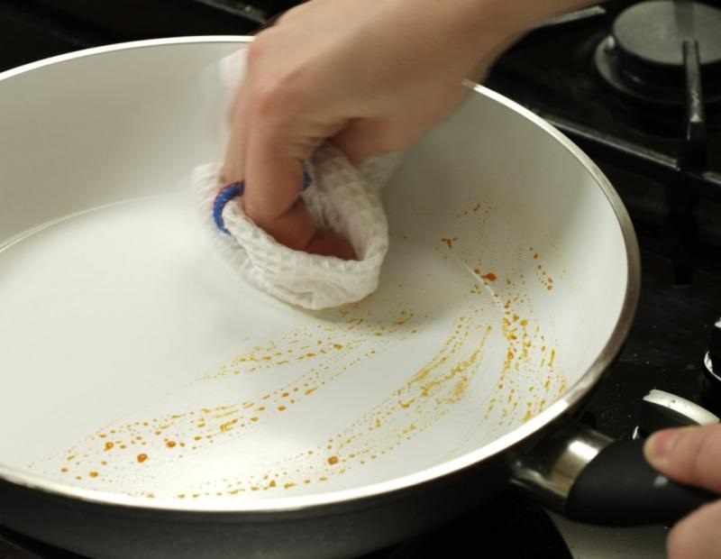 мытье керамической сковороды