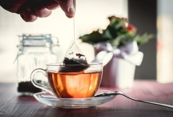 Ученые предостерегают, что чайные пакетики премиум-класса опасны для здоровья