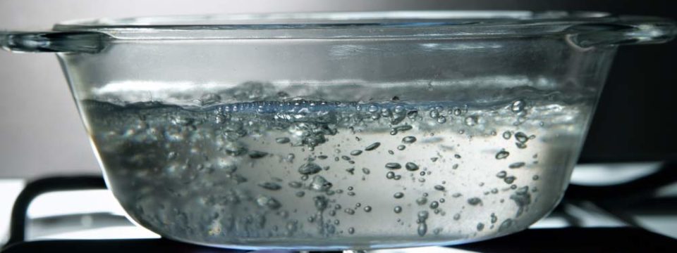 Что случится, если в кипяченую воду добавить сырую, и можно ли так пить?