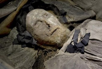 Что происходит с организмом человека после 100 лет в гробу